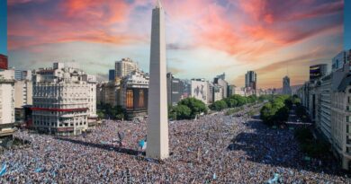 El obelisco: Un Nonno de 90 años